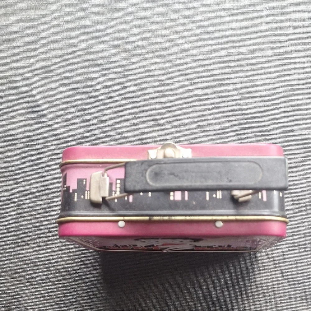 Vintage 1997 Betty Boop Mini Lunch Box Metal Hinged Tin Purple 5x6 Inch